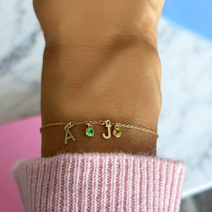 Mini bracelet initial avec pierres de naissance et initiales de votre choix