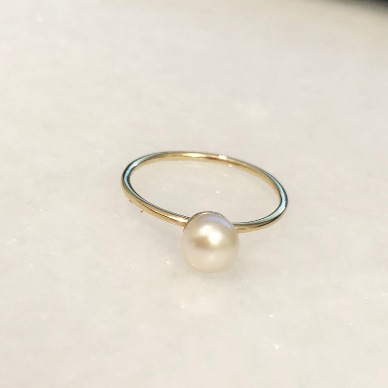 Beautiful Pearl Ring - Solid Gold