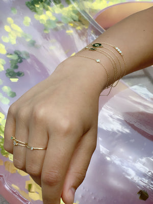 Shop The Look Bracelet Hamsa en or massif et diamants, bracelet bébé papillon, bracelet bébé délicat avec lunette en diamant, bracelet mauvais œil avec un diamant noir au milieu et bracelet barre d'opale