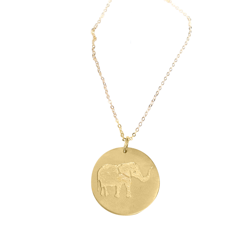 Collier éléphant porte-bonheur en vermeil en or jaune 18 carats sur une chaîne délicate en or massif